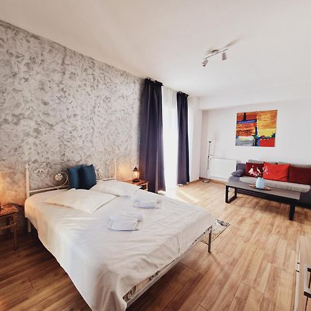 Ultracentral 5* Boutique Hotel Style Apartment. Brand New. 2 Rooms. Spacious. Free Parking Cluj-Napoca Exterior photo